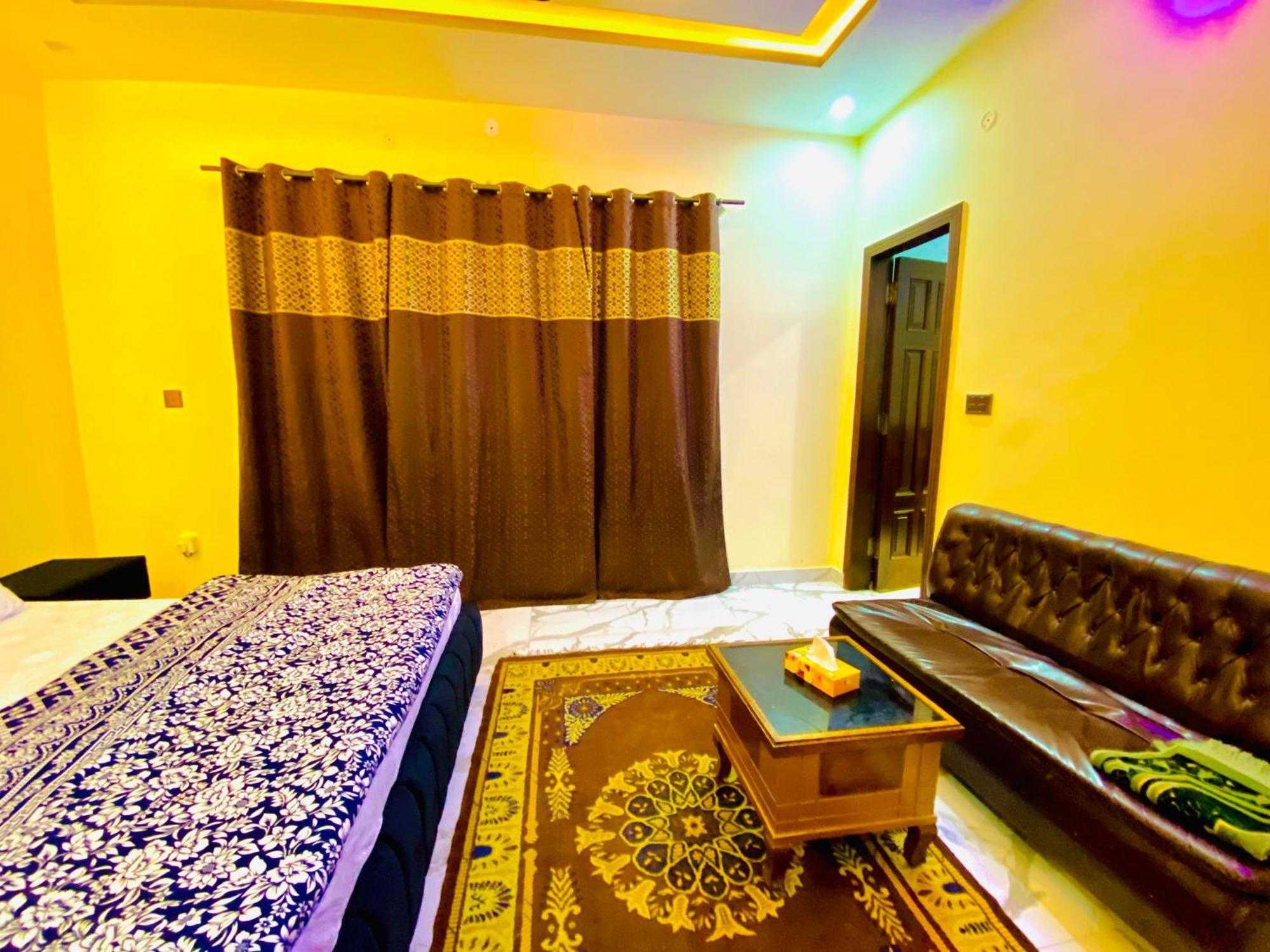 Moonlight Guest House Rawalpindi Buitenkant foto